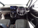 視界良好、操作しやすい運転席です。