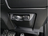 ETCとしての機能はそのままに、渋滞情報等を知らせる機能もついたETC2.0!ビルトインカバーで収めてありますので、見た目もスッキリ!!