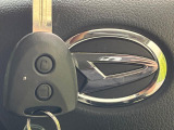 【キーレス】少し離れた場所からでもボタン一つでドアの開錠・施錠ができるのでとっても便利!ドアの鍵穴周りに傷をつけることもありません♪