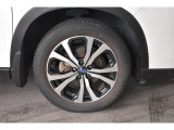 純正18インチアルミホイル/タイヤサイズは225/55R18です