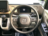 【ステアリングスイッチ】運転中、前方から目線をそらすことなく、オーディオ等の操作が可能な便利機能!安心&快適なドライブを演出してくれます♪