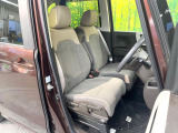 運転席シート廻りは使用感も少なく、良好な状態となっています。丁寧に使われていたことがよくわかりますね。
