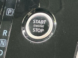 エンジンスタートボタン