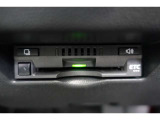 有料道路の料金所をノンストップで利用できるETC車載器付です。納車前には使用できるようにセットアップをさせていただきます。(有料道路の利用料金の精算はクレジットカ-ドが必要になります。)