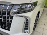 【シーケンシャルターンランプ付きLEDヘッドライト】人気の『流れるウィンカー』付きのLEDヘッドライトを装備♪高級感はもちろん、点灯時は存在感たっぷりで他車からも認識されやすく安心です。