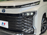 【LEDヘッドライト】悪天候や夜間走行時も良好な視界を確保し安心して運転できる高輝度LEDヘッドライトを装備!点灯速度が早く、消費電力も抑えられています。