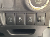 衝突の危険がある時に警告してくれる衝突軽減ブレーキ。車線を外れそうな時に警告し、ステアリング制御してくれる路外逸脱制御機能搭載!