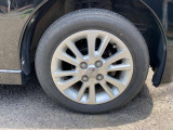 【タイヤ・ホイール】 純正14インチアルミホイール タイヤサイズ《155/65R14》になります。