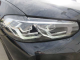 LEDヘッドライトを装備しております、夜間での視界確保に貢献します。