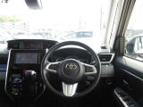 見通しのよいすっきりとした視界で、誰でも運転しやすいです。運転のしやすさは疲れにくさにも繋がりますよ♪