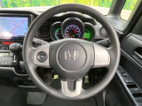 【ステアリングスイッチ】運転中、前方から目線をそらすことなく、オーディオ等の操作が可能な便利機能!安心&快適なドライブを演出してくれます♪