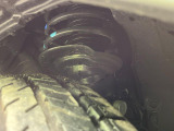 お車を安心してお乗りいただく為には、足回りの定期点検が欠かせません。サービスサポート(有償保証)では無料点検もご提供しており、安心のカーライフをお過ごしいただけるサポート体制が整っています。