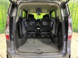 普段のお買い物や通勤、送迎等に十分な荷室スペースを確保しております。セカンドシートを倒すと、大きな荷物の積載も可能です♪