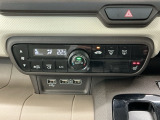 オートエアコン付きです!お好みの温度をセットするだけでエアコンの風量などを自動でコントロール。快適な車内でお過ごしいただけます。寒い時期には嬉しいシートヒーター付きです!