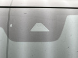 【i-ACTIVESENSE】走行中に前方の車両等を認識し、衝突しそうな時は警報とブレーキで衝突回避と被害軽減をアシスト。より安全にドライブをお楽しみいただけます。