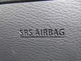 運転席にSRS二-エアバッグを採用 下肢の障害を軽減ことができます