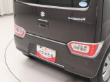コーナーセンサー:障害物までの距離に応じて警告音を変えてお知らせします。 駐車場での取り回しをアシスト