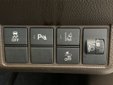 車がカーブの外側へ膨らんだり内側へ巻き込んだりする挙動を防止する横滑り防止装置、障害物センサー、万が一の時にあると心強いホンダセンシング機能-路外逸脱抑制機能・衝突軽減ブレーキ付きです!