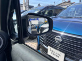 BSW(後側方車両検知警報)ブザーとともに、ブレーキを制御することで車両をもとの車線内に戻すような力を短時間発生させ、車両との接触を回避するようドライバーのステアリング操作をアシストします。