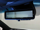 デジタルインナーミラーを装備しております。
