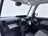ダイハツのお店では、ダイハツ車を知り尽くしたプロフェッショナルが、専用の診断機器を使って各システムを点検しております。