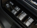 電動格納式ドアミラー・パワーウインドウを装備しています。