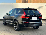 北欧流のラグジュアリーを体現したXC60。伝統的なスカンジナビアン・デザインを継承しながら、躍動感にあふれ優雅な雰囲気を身にまとう、新しい潮流を具現化したスタイリングです。
