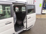 両側パワースライドドア!狭いところでも全開にできて大変便利です!運転席やキーからも操作できますよ!
