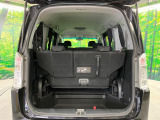 普段のお買い物や通勤、送迎等に十分な荷室スペースを確保しております。セカンドシートを倒すと、大きな荷物の積載も可能です♪