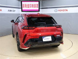 大きく張り出した艶やかなリヤフェンダー。目を引く美しさと、走りの良さを感じさせるこの形こそクラウンスポーツのデザインの象徴です!!