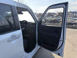 仕入れ先が不明なお車は取扱いしません!!実際に現地に足を運び、しっかりとチェックをしてから仕入れてきてますので、どのお車もご安心して乗っていただけます☆