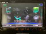 【ナビ】TV CD/DVD再生やBluetoothオーディオなど多彩なメディアに対応したメモリーナビを装備しています。