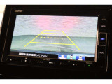 バックカメラが装備されており、後方の安全確認はもちろんのこと狭い場所での駐車や雨の日・夜間など視界の悪いコンディションでのストレスの軽減にもなります!