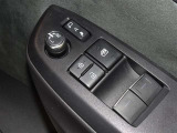 電動格納式ドアミラー・パワーウインドウを装備しています。