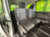 後部座席も気になるようなキズ・汚れやへたり等、大きなダメージはなく、良好な状態です。