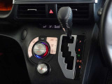 車内を快適に、オートエアコンを装備しています。