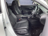 フロントシートです!!セパレートシートなのでお尻をしっかりホールド!!スポーティな運転にも最適です!!