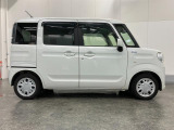後席両側電動スライドドア☆開け閉めの際に隣の車や壁にぶつける心配もありません。