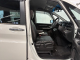 ホンダ純正ナビ付き!独自のインターナビ搭載により、リアルタイムの交通渋滞情報だけでなく、お出掛け先の天気や様々な情報も取得できドライブをよりお愉しみ頂けます!♪
