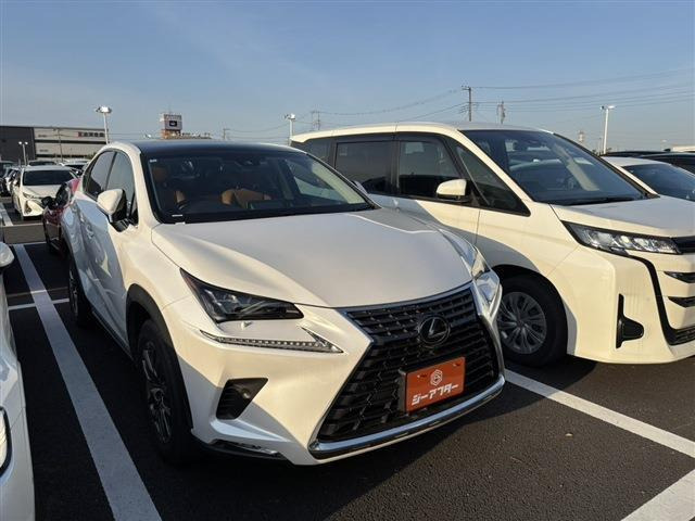 NX 300 バージョンL 禁煙車 サンルーフ 純正10型ナビ