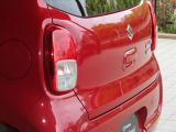 LEDヘッドランプが採用されておりますので夜間は運転もしやすく周囲からの視認性もばっちりです!