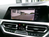 高画質バックカメラが付いております。コーナーセンサーと併せてご利用いただくと駐車も楽々