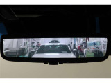 前後方録画機能付デジタルインナーミラーです。車両後方カメラの映像をインナーミラー内のディスプレイに表示。切替レバーを操作することで、鏡面ミラーモードからデジタルミラーモードに切替えることができます。