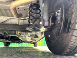 お車を安心してお乗りいただく為には、足回りの定期点検が欠かせません。サービスサポート(有償保証)では無料点検もご提供しており、安心のカーライフをお過ごしいただけるサポート体制が整っています。