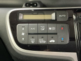 オートエアコン付きです!お好みの温度をセットするだけでエアコンの風量などを自動でコントロール。快適な車内でお過ごしいただけます。