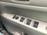 窓操作部分。ミラーやパワーウインドウの操作はこちら。