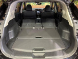 後席を格納すると、これだけの広さが!シーンに合わせたシートアレンジで、大きな荷物も積むことが出来ます♪