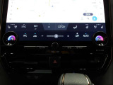 車内の温度管理に便利なオートエアコン☆