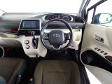 視界良好、操作しやすい運転席です。