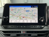 ナビゲーションを利用することで、目的地までのルートを案内し、最新の道路状況を反映して最適なルートを提案してくれます。また、渋滞を回避するルートを提案してくれるので、安全に目的地に到着することができます